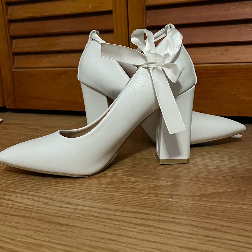 Elegant White Bow Women's Heels